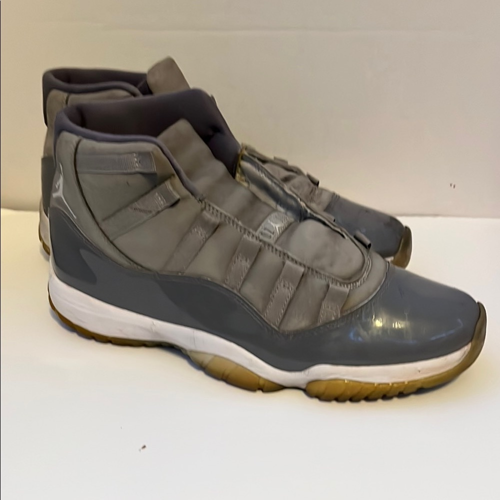 Air Jordan 11 retro size 9.5